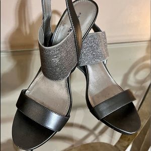 Ann Klein iflex Silver Heels